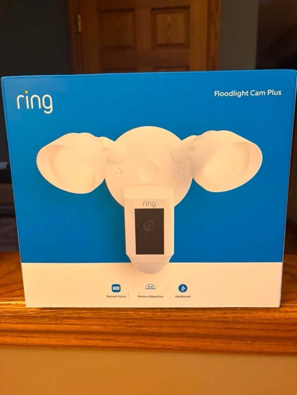 Ring Floodlight Cam Plus - White & Blue Packaging